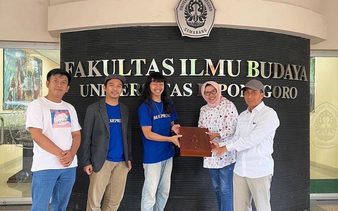 Damalung Blueprint Menyerahkan Revitalisasi dan Reaktualisasi Naskah Merbabu ke Prodi Sastra Indonesia Fib Undip