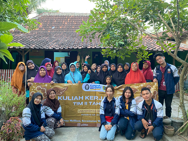 Membangun Gerakan Literasi Sejak Dini Melalui Pendampingan Ibu terhadap Anak dengan Lembar Catatan Literasi (LCL)