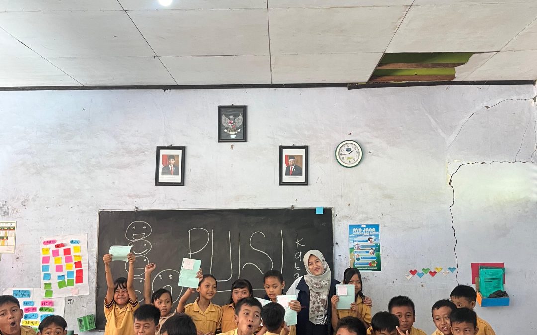 CEGAH PERILAKU MENYIMPANG DALAM MEREDAKAN EMOSI, MAHASISWA SASTRA INDONESIA KENALKAN PUISI SEBAGAI MEDIA KATARSIS PADA ANAK-ANAK